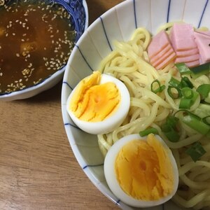 ブロッコリーとゆで卵のつけ麺